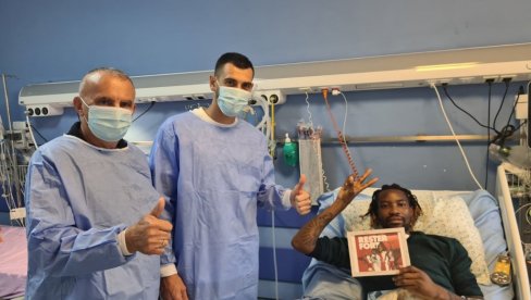 ДА ЗНА ДА НИЈЕ САМ: Фудбалери Војводине свакодневно посећују саиграча Џонатана Болингија у болници