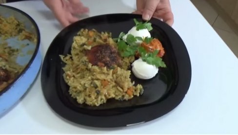 TURSKI PILAV JE SAVRŠEN RUČAK: Vole ga i veliki i mali, a sadrži sve zdrave namirnice - idealan obrok koji se obožava (VIDEO)