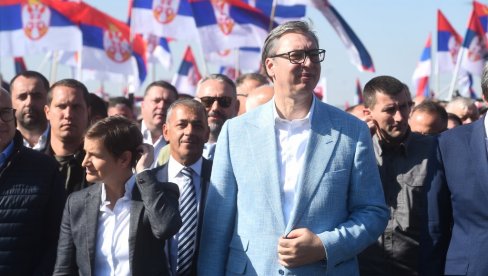 SVAKI NOVI KILOMETAR PUTA MENJA LICE SRBIJE: Predsednik Vučić o razvoju zemlje