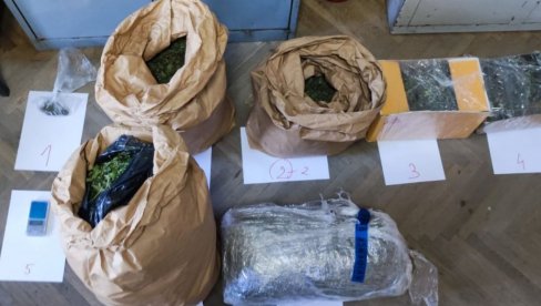 ZAPLENILI  34 KILOGRAMA MARIHUANE: U Novom Sadu uhapšeni M.T. (39) i M.V. (44) osumnjičene za trgovinu drogom