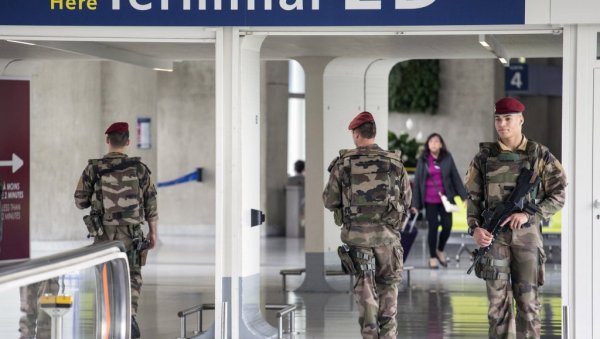 ПАНИКА У ФРАНЦУСКОЈ: Дојаве о бомбама на шест аеродрома - у току евакуација