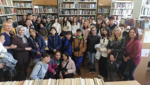 ПРОЈЕКАТ „ЕКО, А НЕ ЕХО“: Школа у Параћину била домаћин ученицима из Турске и Румуније (ФОТО)