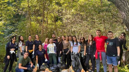 AKCIJA STUDENATA EKONOMSKOG FAKULTETA: U Ovčar Banji skupili 100 vreća smeća