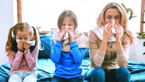 OPREZ, SEZONA JE VIRUSA: Upozorenje lekara - Na prehladu se kaleme alergija i upala miokarda