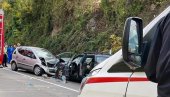 POGINULA ŽENA, ŠESTORO POVREĐENO: Detalji stravične saobraćajne nesreće kod Paraćina, „mercedes“ preticao i izazvao sudar