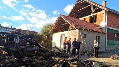 KOLEGE I KINEZI PRVI POMOGLI NA ZGARIŠTU: Požar u domaćinstvu Čokanovića kod Bora
