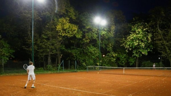 ЗАСИЈАЛИ ТЕНИСКИ ТЕРЕНИ: Град Суботица улаже у спортску инфраструктуру