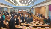 POČELI, PA STALI: Danas izglasavanje predsedavajućeg i potpredsednika Skupštine CG - Na sednici nema poslanika DPS-a, ni Abazovića