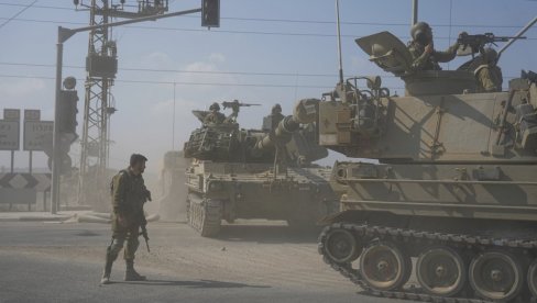 РАТ У ИЗРАЕЛУ: Медији тврде - Израел бацио стотине бомби од 900 килограма на Појас Газе (ВИДЕО)