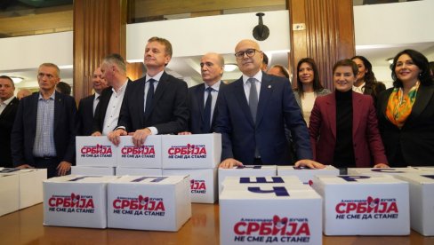 VUČEVIĆ PREDAO LISTU SNS-a: Aleksandar Vučić - Srbija ne sme da stane prikupila 92.637 potpisa podrške građana (FOTO)
