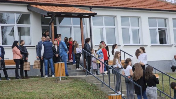 РЕНОВИРАНЕ ДВЕ ШКОЛЕ И АМБУЛАНТА: Хуманитарна организација „Солидарност за Косово“ помаже Србима