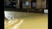 ITALIJA POD VODOM, NEVREME ZAHVATILO I HRVATSKU: Haotično u regionu, reke se izlivaju, moguća i pojava grada (VIDEO)