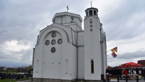 ПОНОВО НА МЕТИ ВАНДАЛА СВЕТИЊА У ВРАЊУ: Мушкарац оштетио иконостас цркве у Бунушевцу
