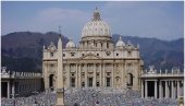 DEO PEPELA BLIŽNJEG MOŽE I KOD KUĆE: Vatikan ublažio mere za polaganje ostataka pokojnika van groblja i crkve