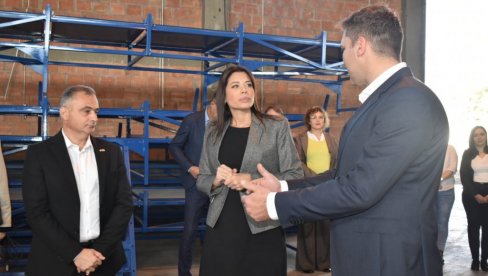 ВУЈОВИЋ У ПАНЧЕВУ: Министарка обишла радове на изградњи линије за одвајање отпада по најсавременијим стандардима