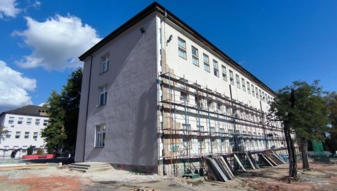 ИЗГЛЕД ШКОЛЕ ВРЕДАН: Коначно обнова једне од најстаријих зграда у Бору, на уређење чекали четири деценије