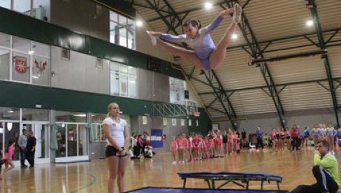 SKOKOVI SA MALE TRAMBOLINE: Ovo gimnastičko vežbanje postaje sve popularnije u našoj zemlji, ali i inostranstvu
