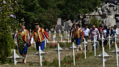 ГИНУЛИ ЗА СРБИЈУ А НА БЕЛЕЗИМА ИМ ЈУГОСЛАВИЈА: Српска војничка гробља, сведоци славе, жртве и херојства (3)