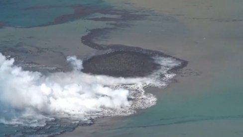 ЈАПАН ДОБИО НОВО ОСТРВО: Копнена маса пречника 100 метара појавила се након ерупције подморског вулкана (ВИДЕО)