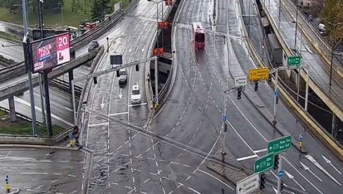 PUSTE ULICE - I OVO JE MOGUĆE: Kiša zatvorila Beograđane u kuće, jutros bez nervoze i saobraćajnog kolapsa (FOTO)