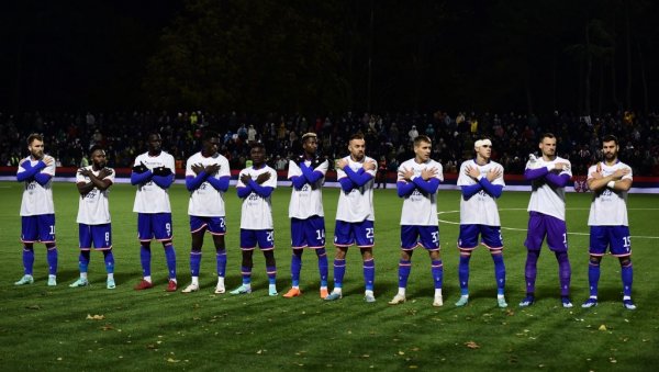 NE, NIJE ALBANSKI ORAO! Evo zašto su svi fudbaleri Zvezde prekrstili ruke  na grudima (FOTO)