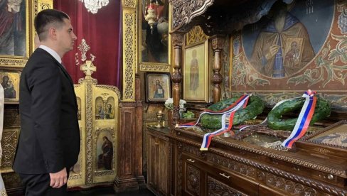 PODIGAO UGLED SRBIJE: Državni sekretar Dejan Antić položio venac na kivot kralja Milutina u crkvi Svete Nedelje u Sofiji