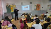 PRIJAVI VRŠNJAČKO NASILJE: Policajci u Osnovnoj školi Aleksa Šantić u Ugljeviku