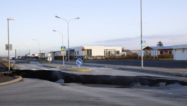 У ЈЕДНОМ ДАНУ 300 ЗЕМЉОТРЕСА: Тло на Исланду се не смирује - прети опасност од ерупције вулкана