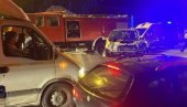 AUTOMOBIL ULETEO U KAFIĆ I ZAPALIO SE: Saobraćajna nesreća na Zrenjaninskom putu, ima povređene dece (FOTO)