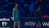 HAOS U TORINU: Tuča navijača prekinula meč Novak Đoković - Janik Siner, Nole nije mogao da veruje šta se dešava