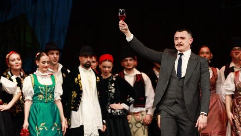 RADUJE ME ŽIVA SRPSKA REČ NA SCENI: Glumac Marko Adžić uspeva da paralelno gradi karijeru u Srbiji i Rumuniji