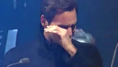 FEDERER PLAČE LI PLAČE! Švajcarac se ponovo emotivno slomio, ali ovog puta nije razlog Novak Đoković (VIDEO)