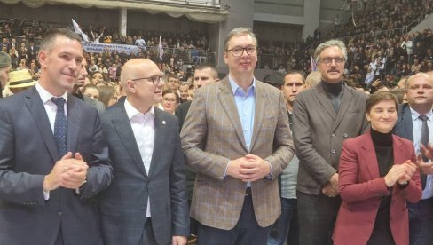 STVARI SE KREĆU U DOBROM SMERU Vučić: U Kraljevu će biti urađen dijagnostički centar, vrtići, škole