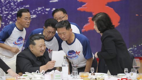 АМЕРИКАНЦИ У ПРОБЛЕМУ, ПЈОНГЈАНГ ИМА “СВЕВИДЕЋЕ ОКО”: Ким Џонг Ун прегледао снимке новог шпијунског сателита