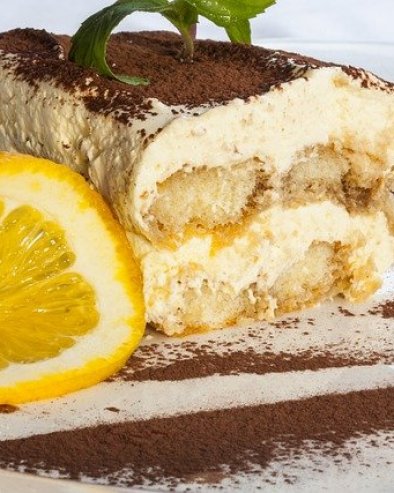 ШАРЛОТА СА ЛИМУНОМ: Савршено кремаста торта