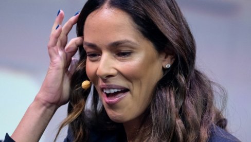 KAKVO IZDANJE: Ana Ivanović bez brushaltera - elegantno, a smelo (FOTO)