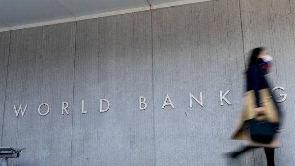 ПАРЕ КИЈЕВУ ДА ПРЕЗИМИ: Светска банка одобрила 1,2 милијарде долара зајма за Украјину