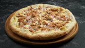 ПРОСТО ПРСТЕ ДА ПОЛИЖЕТЕ: Посна пица са туњевином, шампињонима и качкаваљем