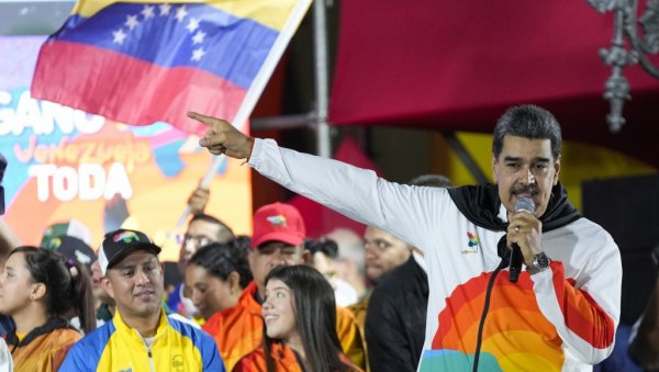 ЕСКИБО ПРИПАДА НАМА: Грађани Венецуеле на референдуму