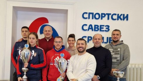 СПОРТСКИ ПОНОС НАЦИЈЕ: Кик-боксери у посети Спортском савезу Србије
