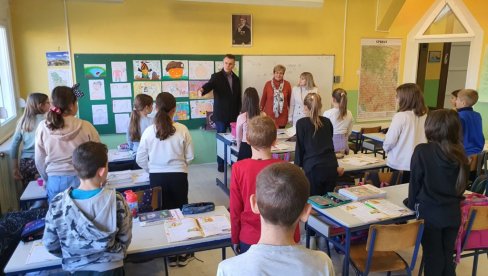 БОЉИ УСЛОВИ ЗА БОРАВАК 70 УЧЕНИКА: Реновирана основна школа у Черевићу