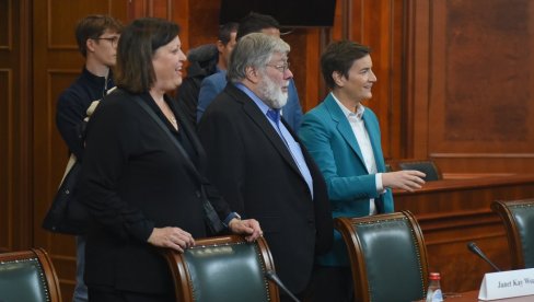 VELIKA ČAST ZA SRBIJU: Premijerka Brnabić razgovarala sa suosnivačem Epla (FOTO)