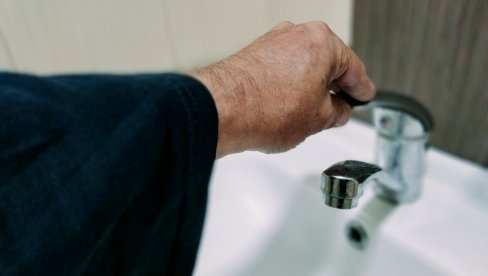 DEO STUDENTSKOG KAMPUSA U NOVOM SADU BEZ VODE : Radovi JKP „Vodovod i kanalizacija“