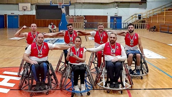 НИШЛИЈЕ ИСПИСАЛЕ ИСТОРИЈУ У ГРЧКОЈ: ККК Наис дошао до новог трофеја (ФОТО)