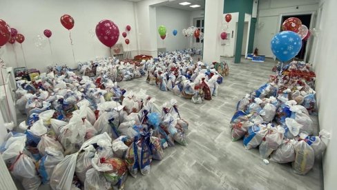 ОБРАДУЈТЕ ИХ ЗА ПРАЗНИКЕ: Зрењанинска Библиотека и ове године организује прикупљање пакетића за децу из материјално угрожених породица