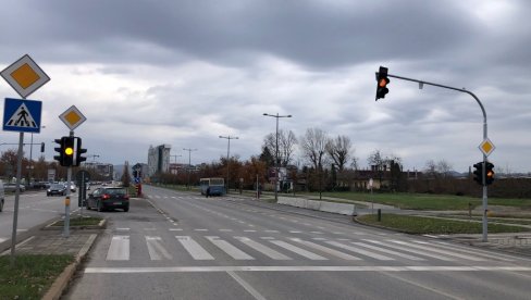 VOZAČI U NOVOM  SADU, PAŽNJA: Novi semafor na Bulevaru Evrope na probnom radu