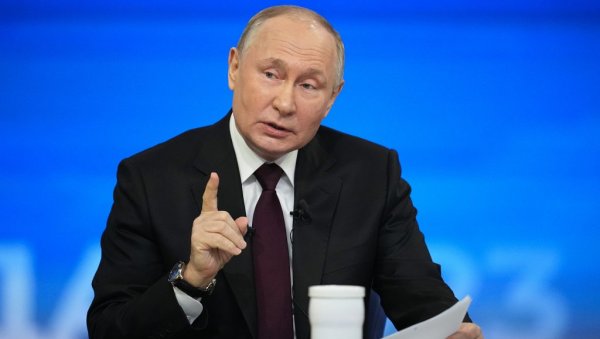 РУСКЕ СНАГЕ СУ СПРЕМНЕ Путин: Русија спремна да употреби нуклеарно оружје у случају претњи