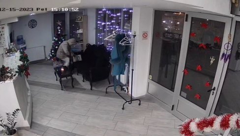 BEZ IMALO SRAMA: Ušetala u frizerski salon u Novom Sadu i ukrala novac iz torbice, snimak kruži društvenim mrežama (VIDEO)