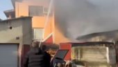 DIM KULJA NA SVE STRANE: Požar kod Novog Sada, vatrogasci na terenu, u pomoć pritekle i komšije (VIDEO)