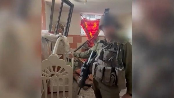 ИЗРАЕЛСКА ВОЈСКА ПОДЕЛИЛА ЈЕЗИВ СНИМАК: Тврде да је Хамас крио улаз у тунел испод кревеца за бебе (ВИДЕО)
